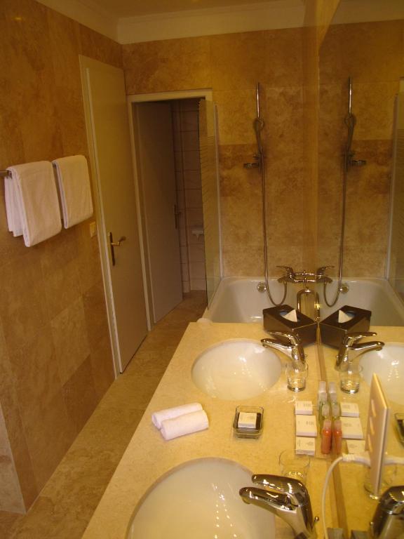 Hôtel-Restaurant de la Tour Chambre photo